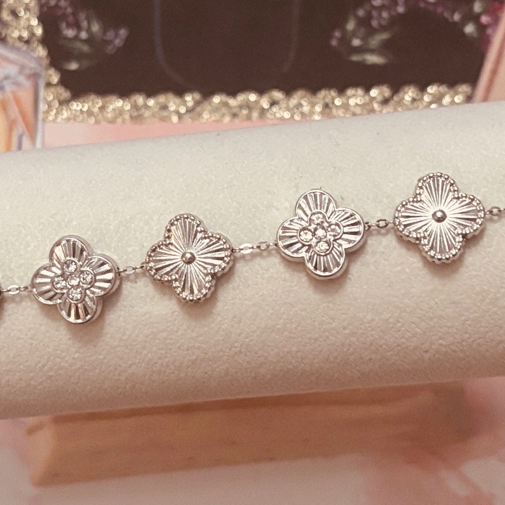 Sterling Silver Floral Clover Bracelet - Silver